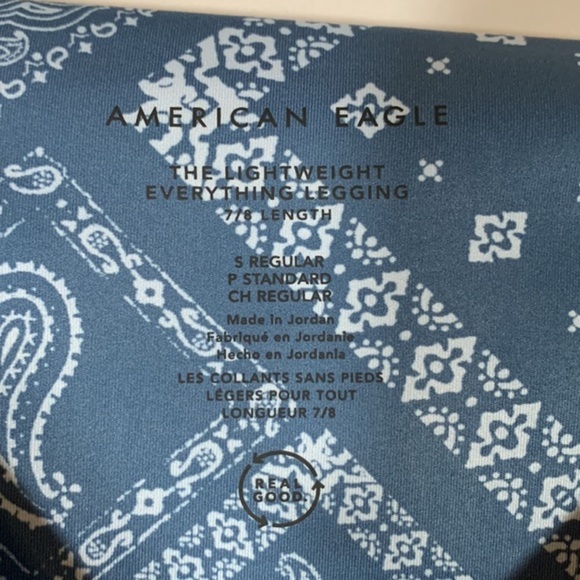 American Eagle Blue Mandela Floral 7/8 Leggings - Picture 5 of 6